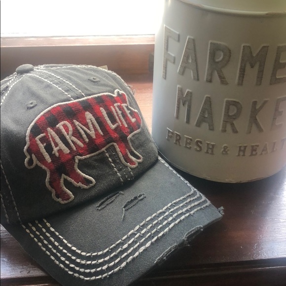 FARM LIFE - Picture 5 of 6